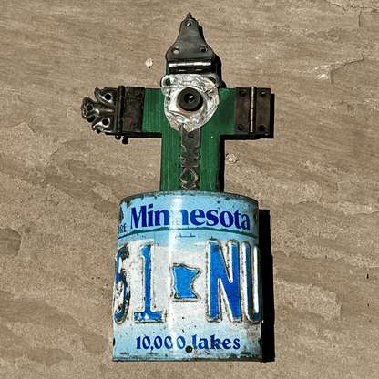 Minnesota: 10,000 Lakes Cross - From The Andes